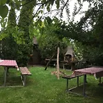 Balatonkenesei Nadfedeles Lovas Vendeghaz Балатонкенезе
