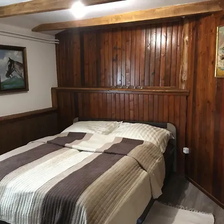 Balatonkenesei Nádfedeles Lovas Balatonkenese