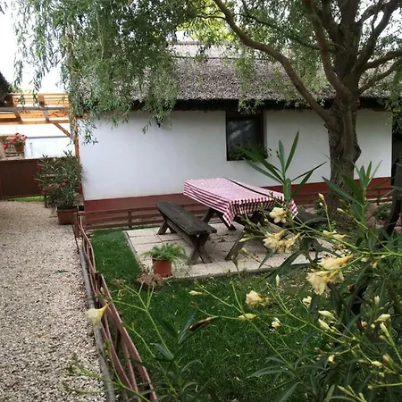 Сasa de vacaciones Balatonkenesei Nádfedeles Lovas Balatonkenese