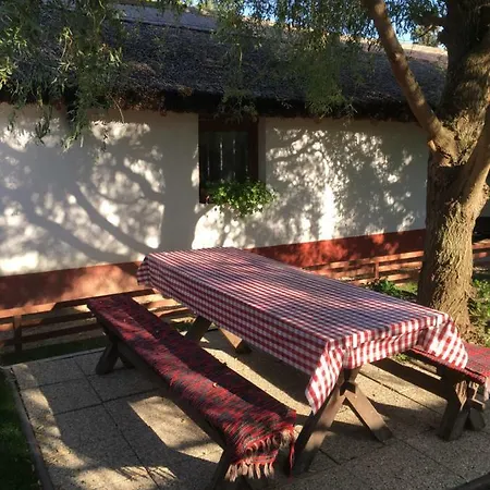 Balatonkenesei Nadfedeles Lovas Vendeghaz * Balatonkenese