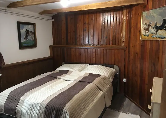 Balatonkenesei Nádfedeles Lovas Balatonkenese