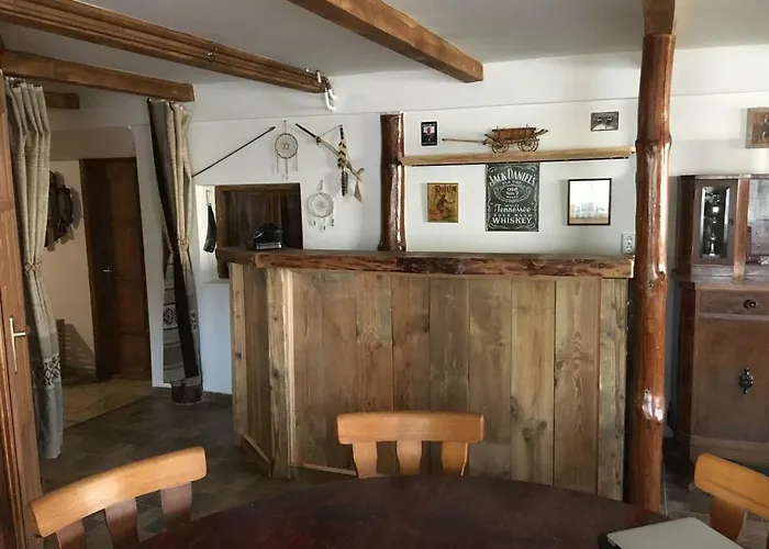 Balatonkenesei Nadfedeles Lovas Vendeghaz * Balatonkenese