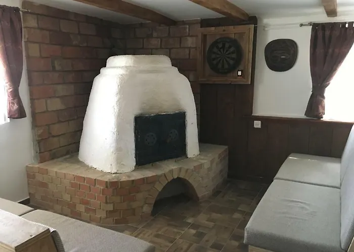 Balatonkenesei Nádfedeles Lovas