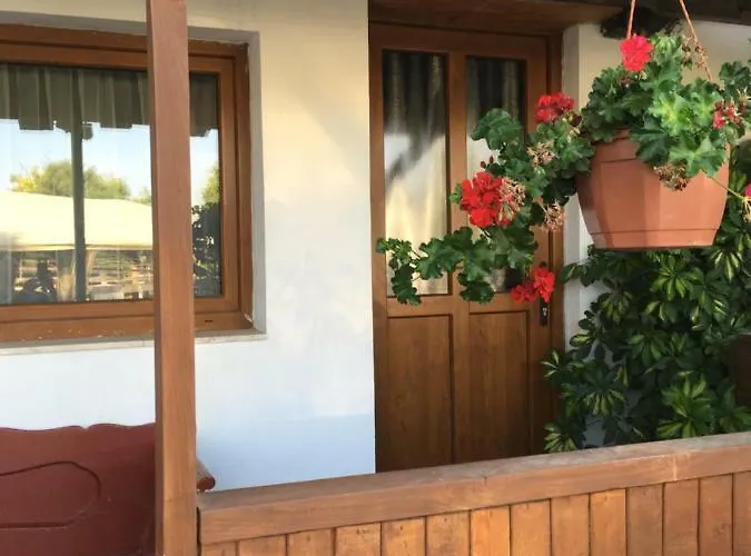 Balatonkenesei Nadfedeles Lovas Vendeghaz Vakantiehuis *